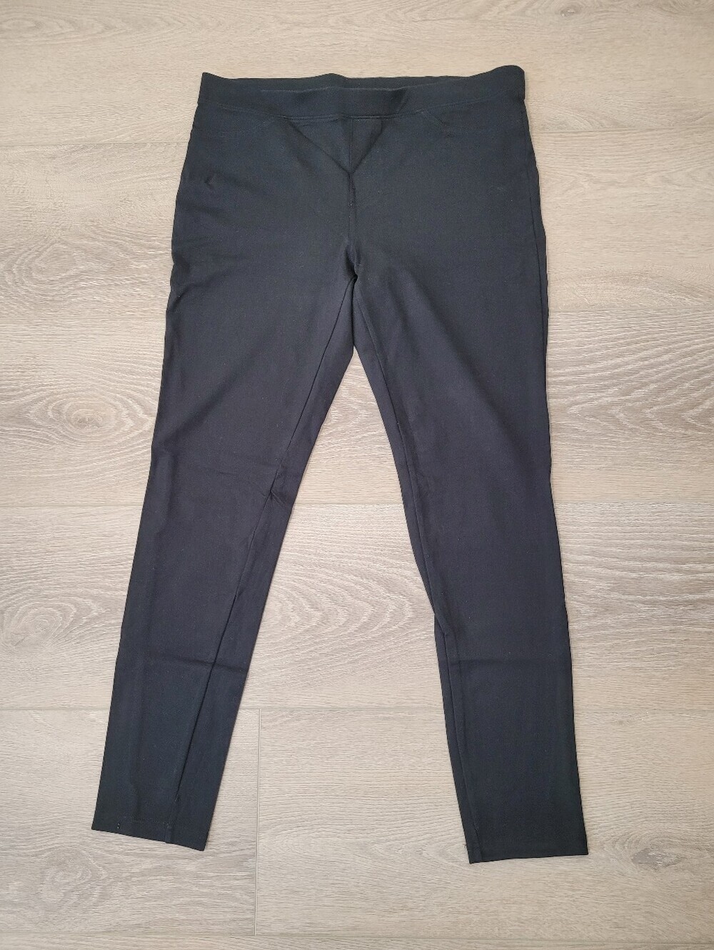 2/$20 HUE Black Jegging Pant Size: Large
